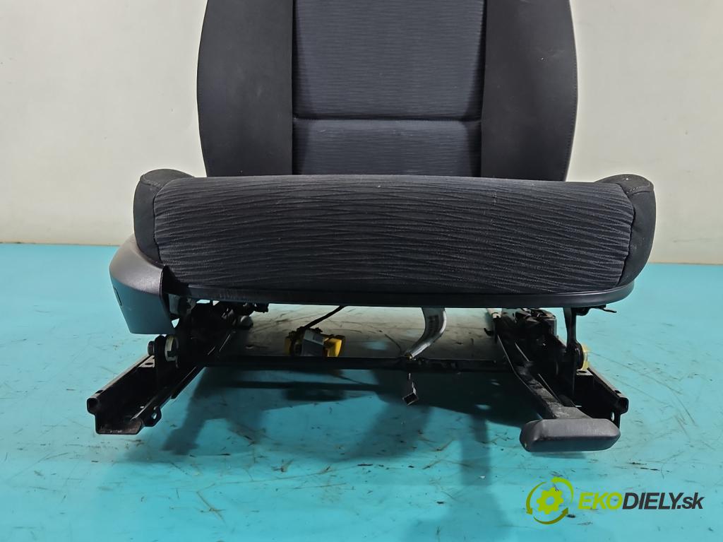 Bmw X1 E84 2009-2015 2.0d 143 HP automatic 105 kW 1995 cm3 5- Sedačka pravý  (Sedadlo)