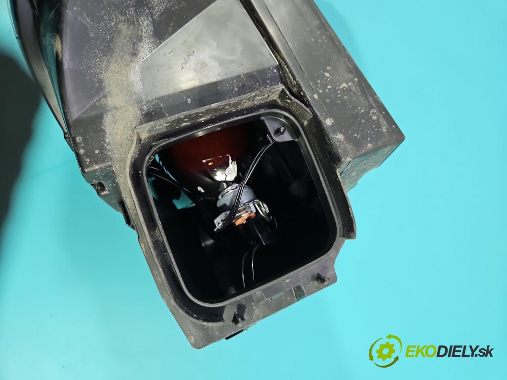 Smart Forfour I 2004-2006 1.3 16V 95 HP manual 70 kW 1332 cm3 5- Reflektor: pravý 0301207222 (Svetlo predné pravé)