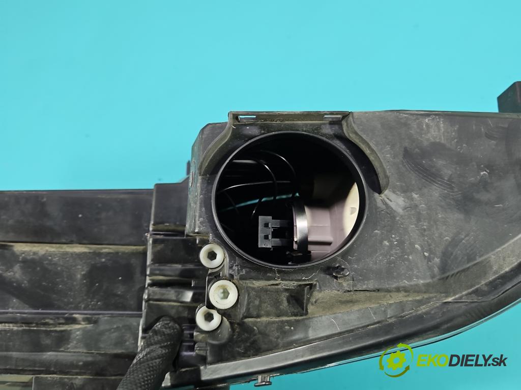 Smart Forfour I 2004-2006 1.3 16V 95 HP manual 70 kW 1332 cm3 5- Reflektor: pravý 0301207222 (Svetlo predné pravé)