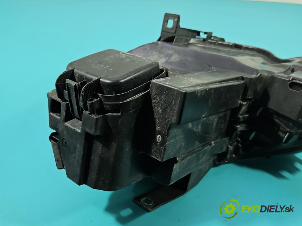 Smart Forfour I 2004-2006 1.3 16V 95 HP manual 70 kW 1332 cm3 5- Reflektor: pravý 0301207222 (Svetlo predné pravé)