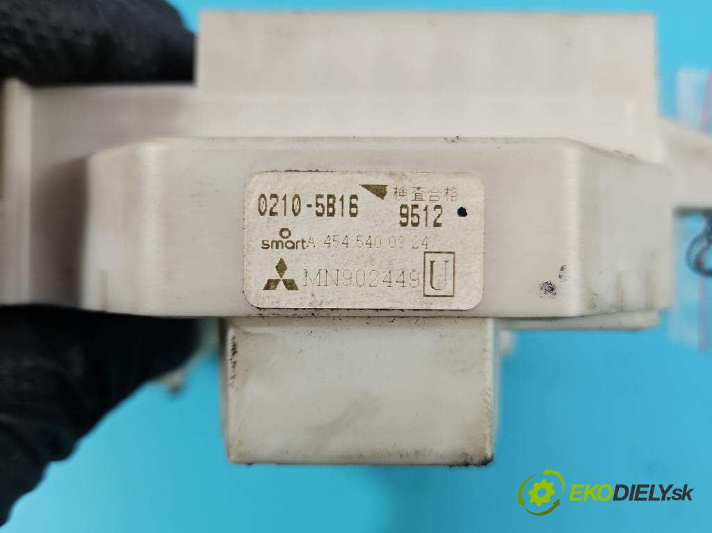 Smart Forfour I 2004-2006 1.3 16V 95 hp manual 70 kW 1332 cm3 5- skříňka pojistková A4545400324 (Pojistková skříňka)