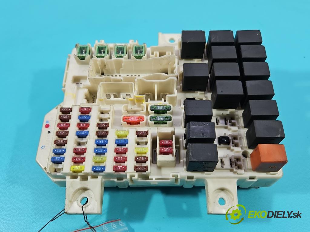 Smart Forfour I 2004-2006 1.3 16V 95 hp manual 70 kW 1332 cm3 5- skříňka pojistková A4545400324 (Pojistková skříňka)