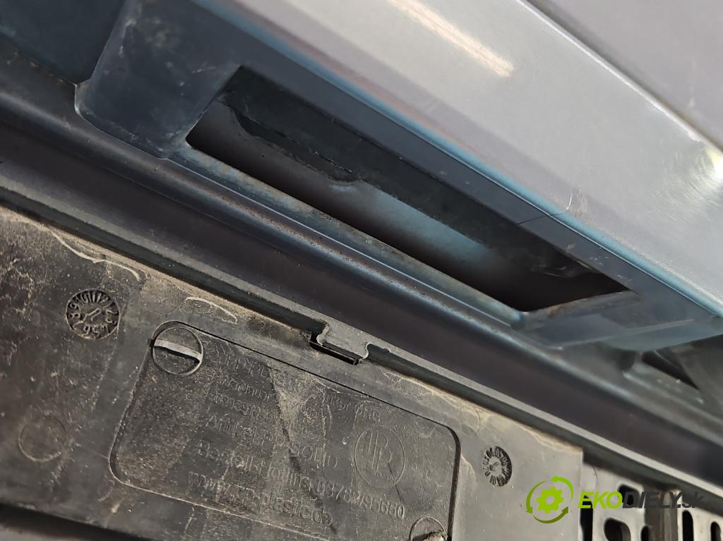 Mazda 2 I 2003-2007 1.2 16V 75 hp manual 55 kW 1242 cm3 5- zadní kufrové dveře  (Zadní kapota (kufr))