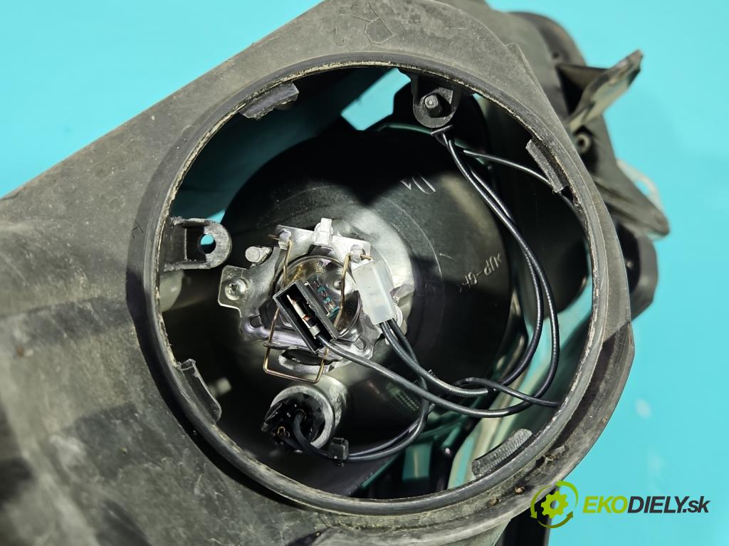 Opel Corsa D 2006-2014 1,3.0 cdti 90 HP manual 66 kW 1248 cm3 5- Reflektor: pravý 131863282 (Svetlo predné pravé)