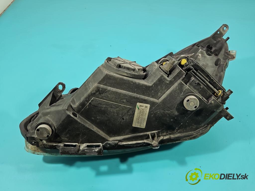 Opel Corsa D 2006-2014 1,3.0 cdti 90 HP manual 66 kW 1248 cm3 5- Reflektor: pravý 131863282 (Svetlo predné pravé)