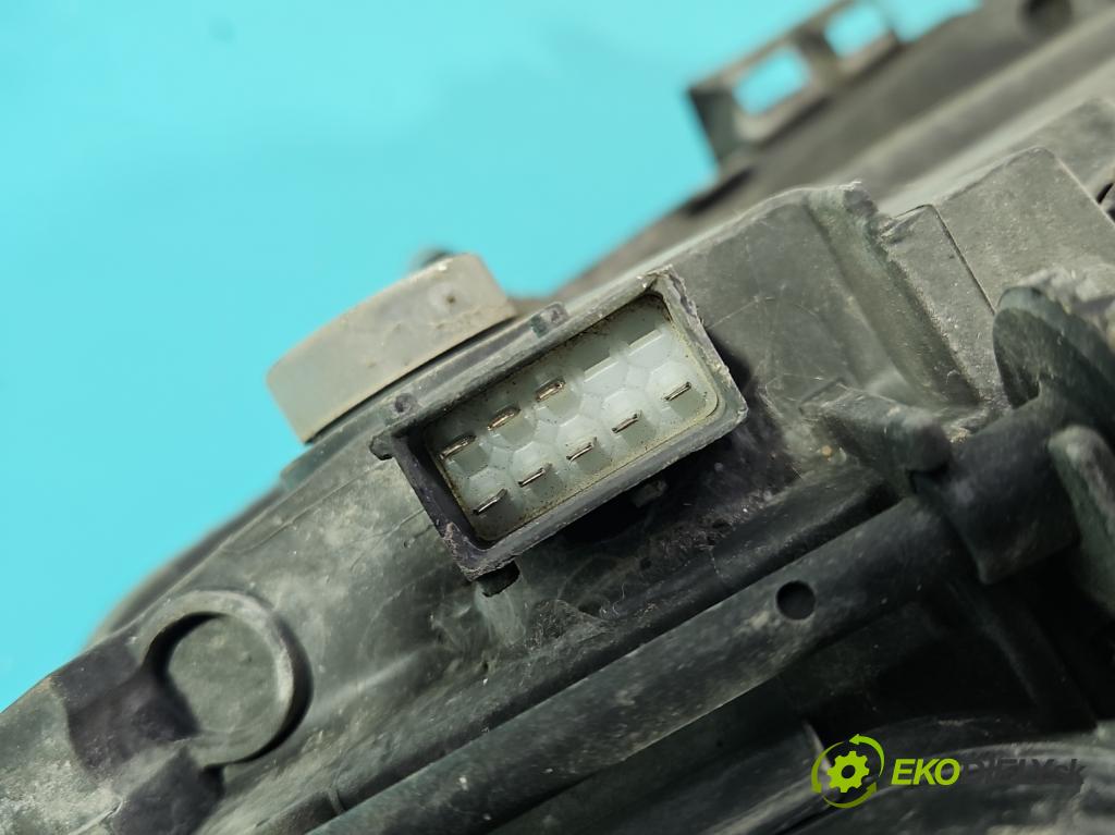 Opel Corsa D 2006-2014 1,3.0 cdti 90 HP manual 66 kW 1248 cm3 5- Reflektor: pravý 131863282 (Svetlo predné pravé)