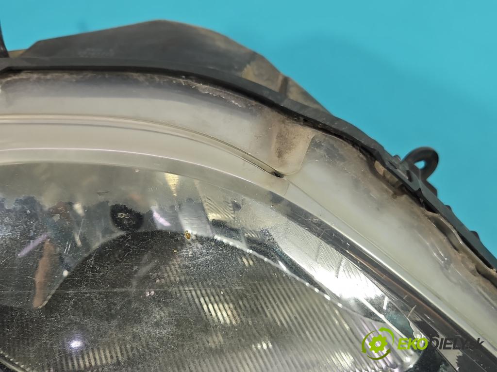 Dacia Logan I 2005-2014 1.4 8V 72 HP manual 53 kW 1390 cm3 4- Reflektor: pravý  (Svetlo predné pravé)