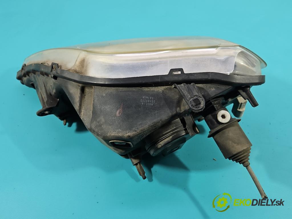 Dacia Logan I 2005-2014 1.4 8V 72 HP manual 53 kW 1390 cm3 4- Reflektor: pravý  (Svetlo predné pravé)