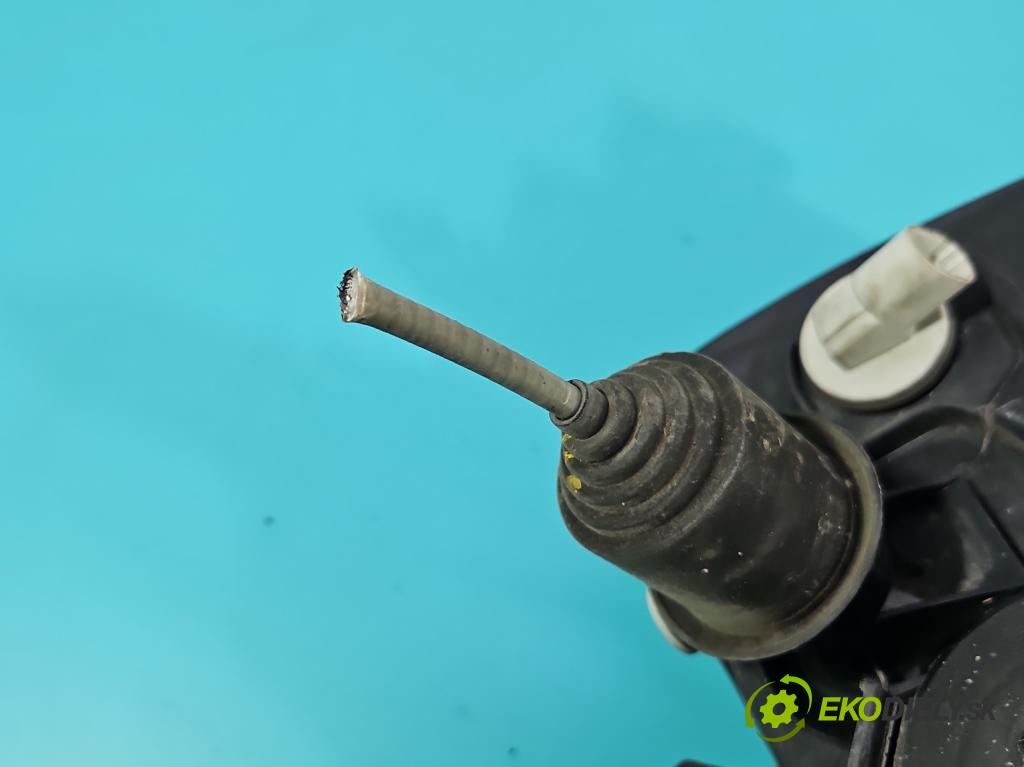 Dacia Logan I 2005-2014 1.4 8V 72 HP manual 53 kW 1390 cm3 4- Reflektor: pravý  (Svetlo predné pravé)