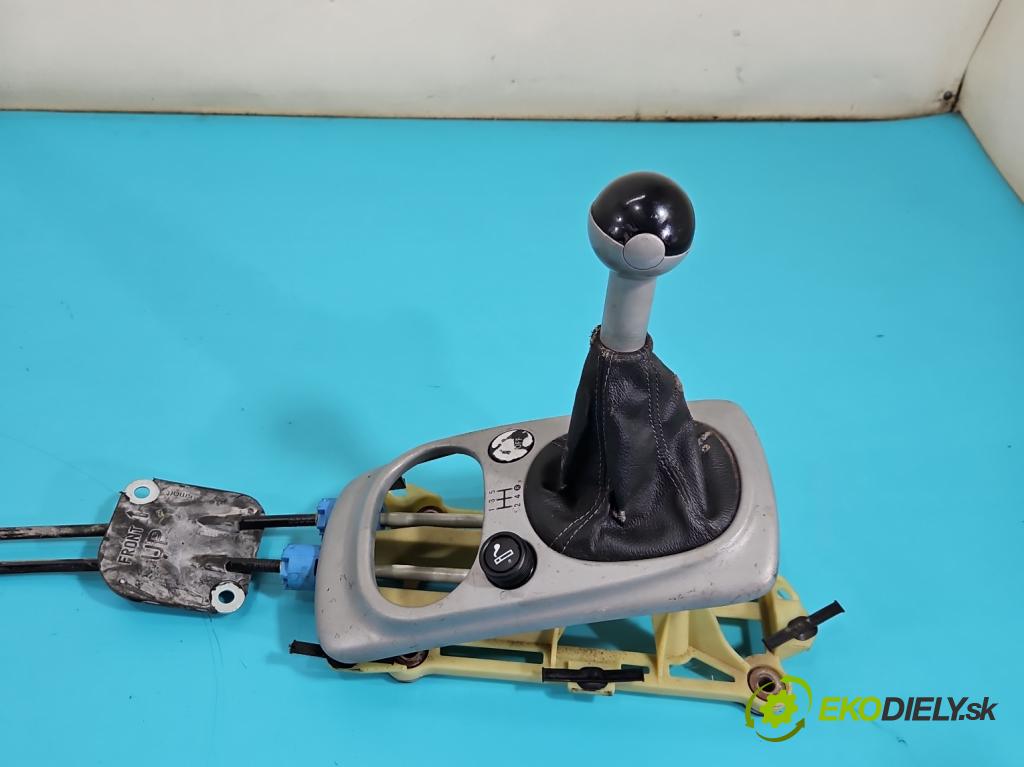 Smart Forfour I 2004-2006 1.3 16V 95 HP manual 70 kW 1332 cm3 5- Páka: Změny: stupeň,rýchlosť  (Rýchlostná páka (kulisa))