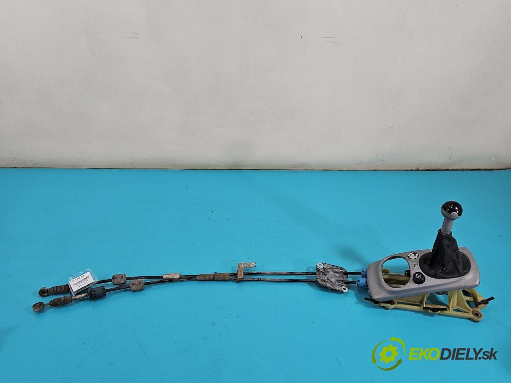 Smart Forfour I 2004-2006 1.3 16V 95 HP manual 70 kW 1332 cm3 5- Páka: Změny: stupeň,rýchlosť  (Rýchlostná páka (kulisa))