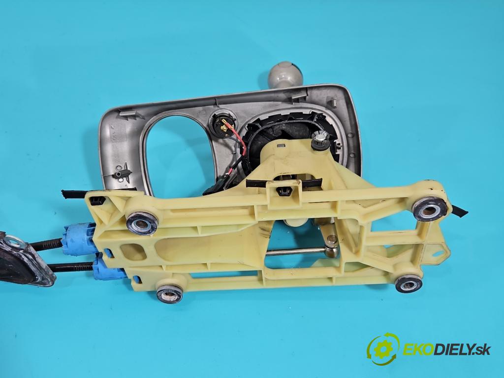 Smart Forfour I 2004-2006 1.3 16V 95 HP manual 70 kW 1332 cm3 5- Páka: Změny: stupeň,rýchlosť  (Rýchlostná páka (kulisa))