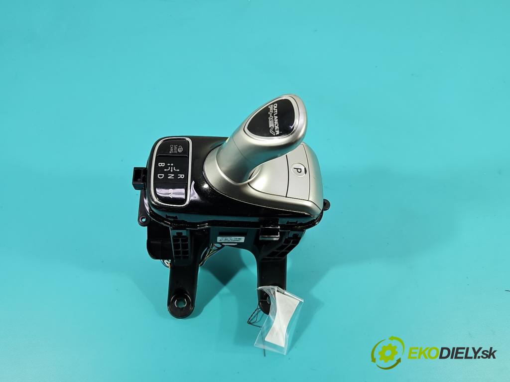 Mitsubishi Outlander III 2012-2022 2.4 135 HP automatic 99 kW 2360 cm3 5- Páka: Změny: stupeň,rýchlosť 2400A355 (Rýchlostná páka (kulisa))