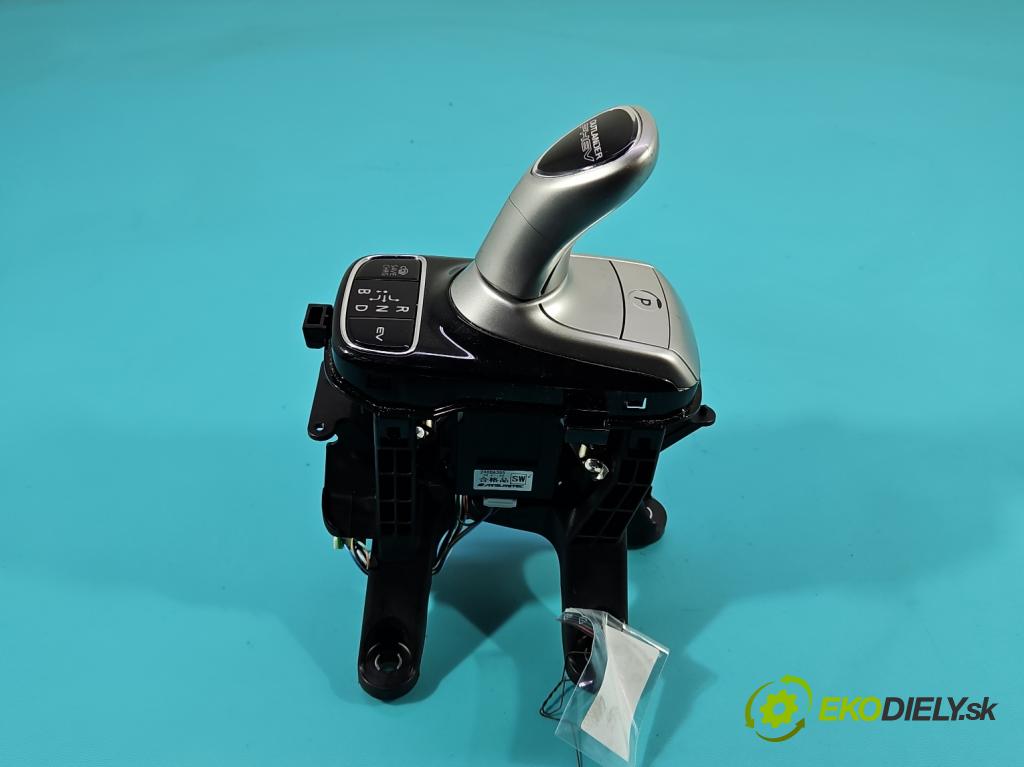 Mitsubishi Outlander III 2012-2022 2.4 135 HP automatic 99 kW 2360 cm3 5- Páka: Změny: stupeň,rýchlosť 2400A355 (Rýchlostná páka (kulisa))