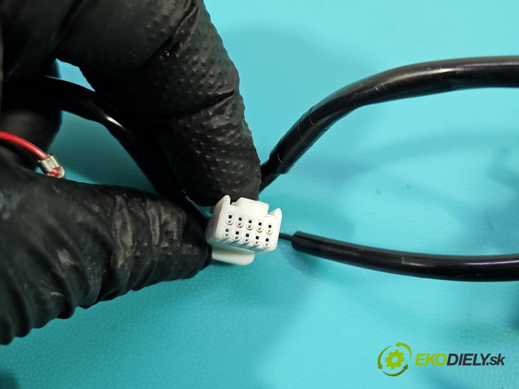 Mitsubishi Outlander III 2012-2022 2.4 135 HP automatic 99 kW 2360 cm3 5- prepínač multifunkční: řízení:  (Prepínacie páčky pod volantom)