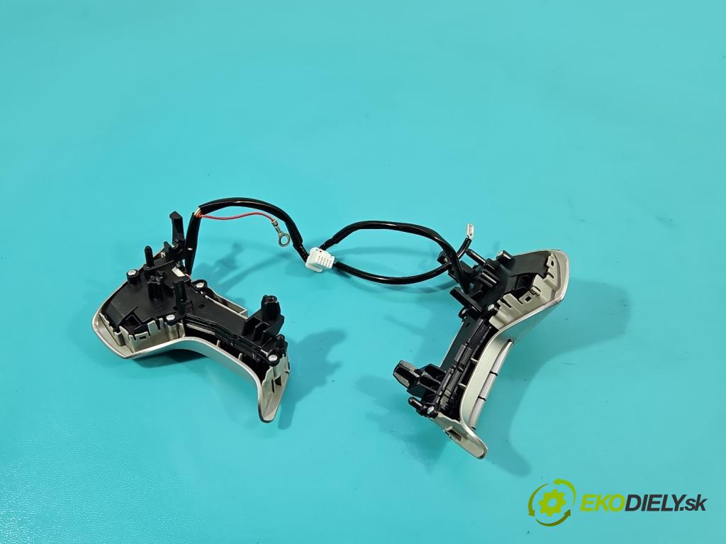 Mitsubishi Outlander III 2012-2022 2.4 135 HP automatic 99 kW 2360 cm3 5- prepínač multifunkční: řízení:  (Prepínacie páčky pod volantom)