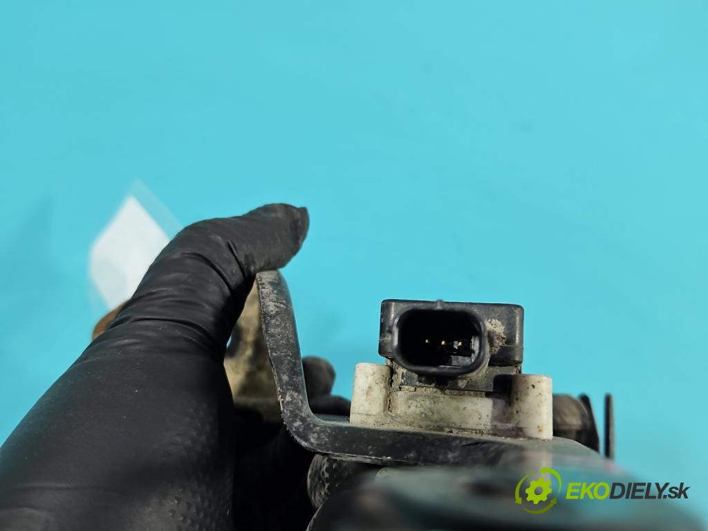 Mitsubishi Outlander III 2012-2022 2.4 135 HP automatic 99 kW 2360 cm3 5- snímač nastavenia xenon A155733-2 (Snímač)