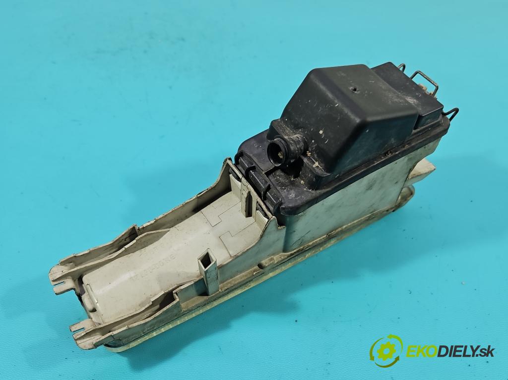 Audi 80 B4 1991-1994 1.9 tdi 90 hp manual 66 kW 1896 cm3 4- Halogen pravý 132526-00 (Klika dveří ostatní)