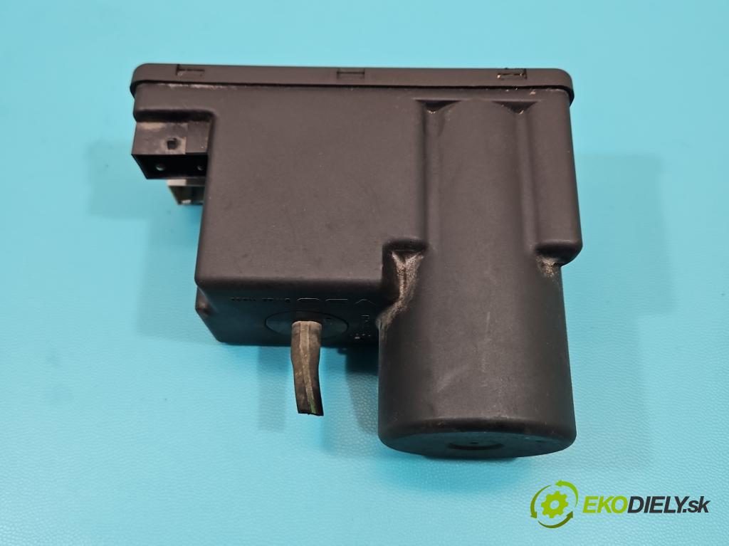 Audi 80 B4 1991-1994 1.9 tdi 90 hp manual 66 kW 1896 cm3 4- Centrálni: zámek: 4A0862257A