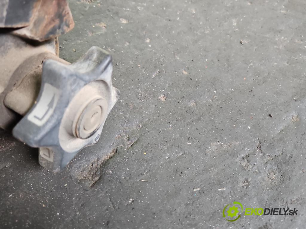 Vw Golf VII 2012-2020 1.4 TSI 122 hp manual 90 kW 1395 cm3 5- oko tažné 321782600001 (Tažné zařízení)