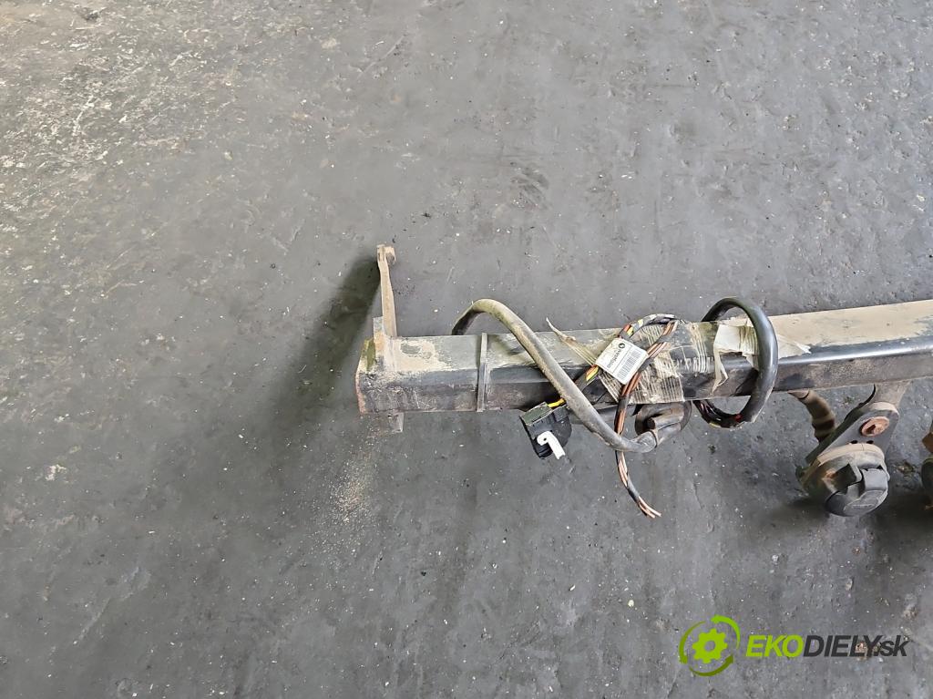 Vw Golf VII 2012-2020 1.4 TSI 122 hp manual 90 kW 1395 cm3 5- oko tažné 321782600001 (Tažné zařízení)