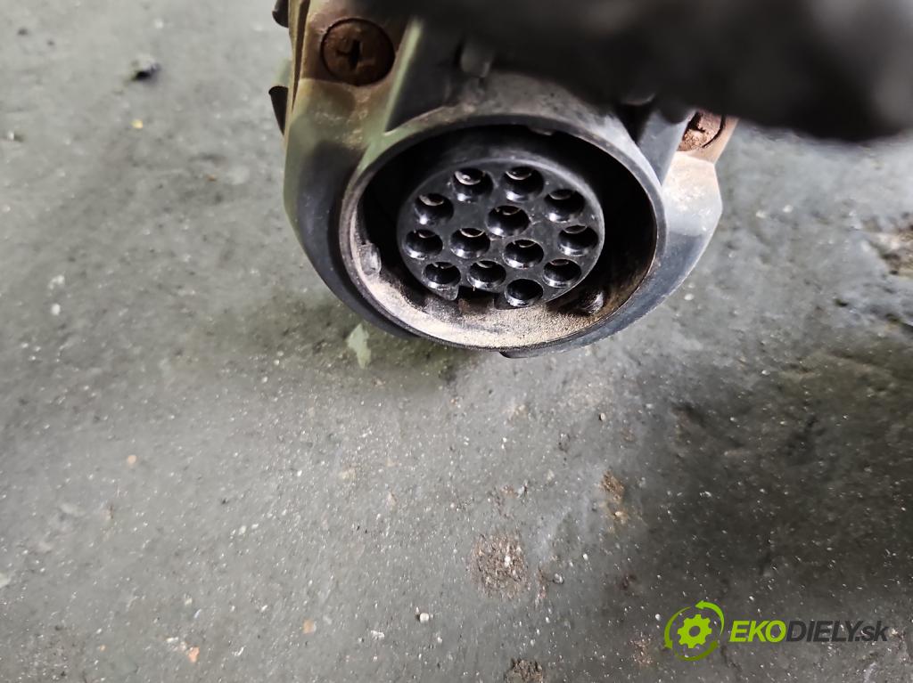 Vw Golf VII 2012-2020 1.4 TSI 122 hp manual 90 kW 1395 cm3 5- oko tažné 321782600001 (Tažné zařízení)