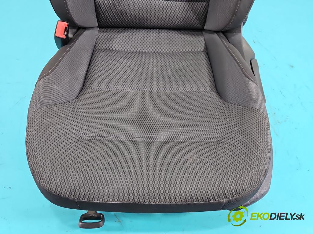 Vw Golf VII 2012-2020 1.4 TSI 122 HP manual 90 kW 1395 cm3 5- Sedačka ľavý  (Sedadlo)