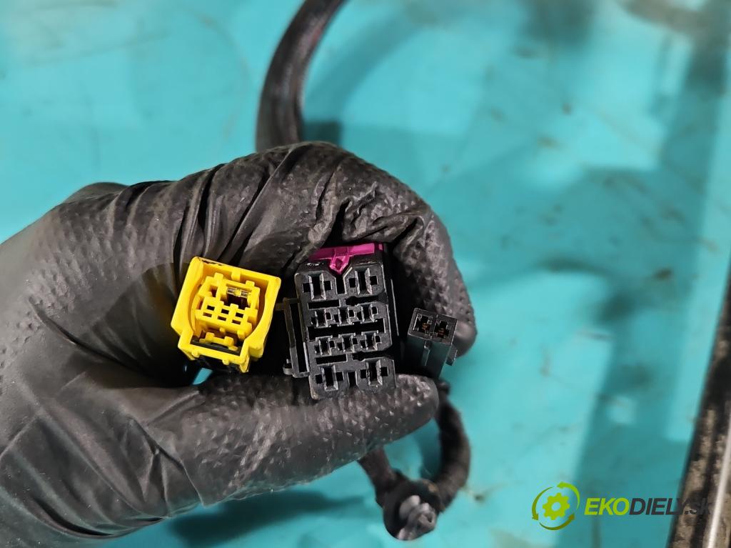 Vw Golf VII 2012-2020 1.4 TSI 122 HP manual 90 kW 1395 cm3 5- Sedačka ľavý  (Sedadlo)