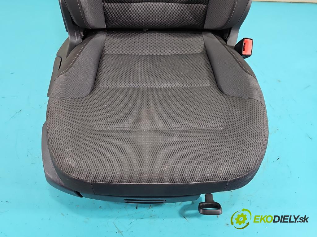 Vw Golf VII 2012-2020 1.4 TSI 122 HP manual 90 kW 1395 cm3 5- Sedačka pravý  (Sedadlo)