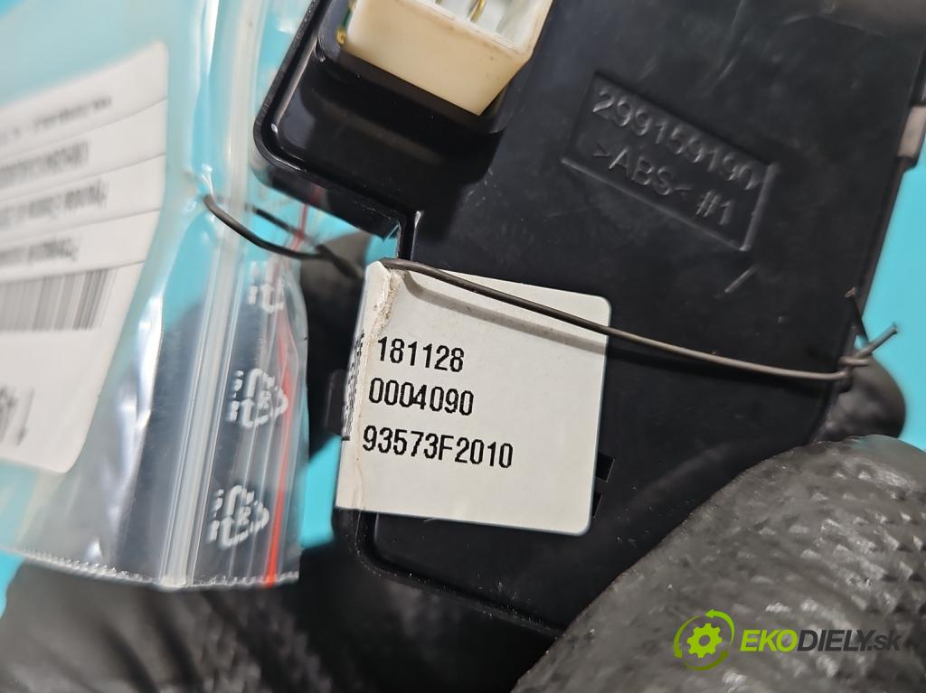 Hyundai Elantra VI 2015-2020 1.6 16V 128 hp manual 93,8 kW 1591 cm3 4- Přepínač oken zpětných zrcátek 93573F2010