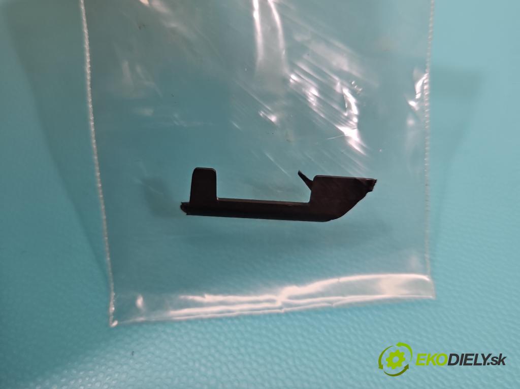 Hyundai Elantra VI 2015-2020 1.6 16V 128 hp manual 93.8 kW 1591 cm3 4- lišta ozdobná interiéry: 84603-F2470