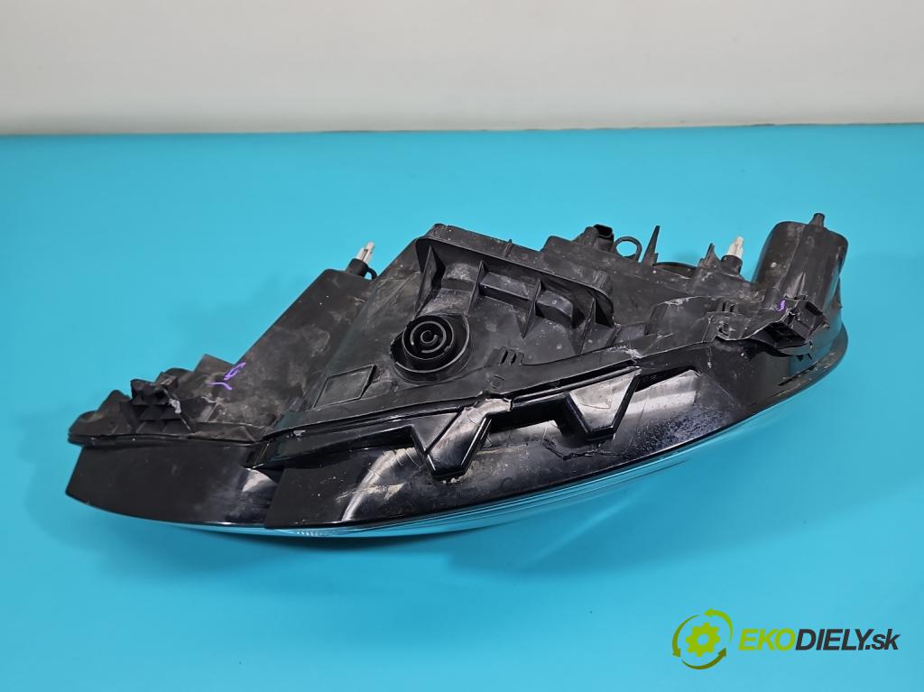 Renault Megane IV 2016-2024 1.3 116 HP manual 85 kW 1332 cm3 5- Reflektor: pravý 260108478R (Svetlo predné pravé)