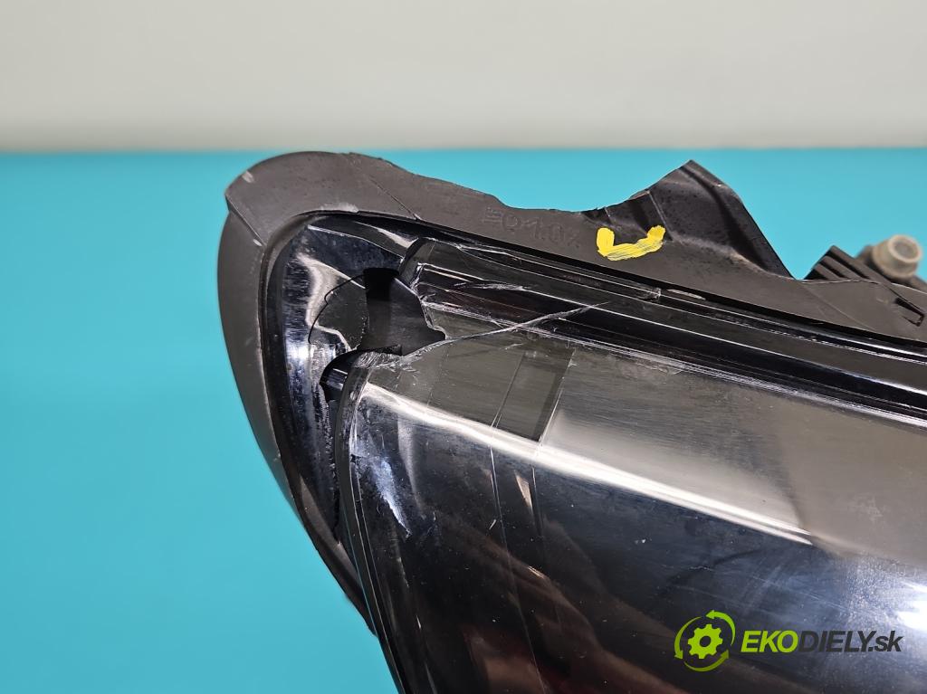 Renault Megane IV 2016-2024 1.3 116 HP manual 85 kW 1332 cm3 5- Reflektor: pravý 260108478R (Svetlo predné pravé)