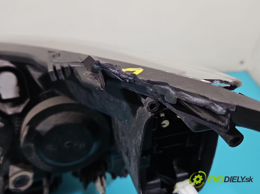 Renault Megane IV 2016-2024 1.3 116 HP manual 85 kW 1332 cm3 5- Reflektor: pravý 260108478R (Svetlo predné pravé)