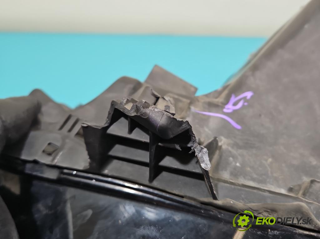 Renault Megane IV 2016-2024 1.3 116 HP manual 85 kW 1332 cm3 5- Reflektor: pravý 260108478R (Svetlo predné pravé)