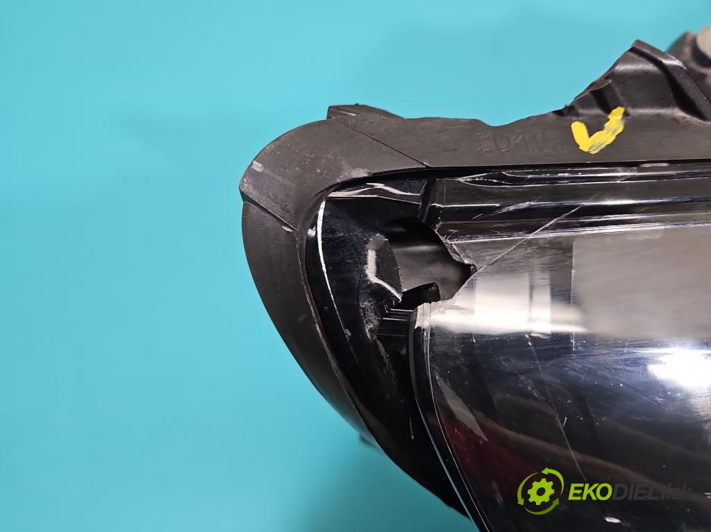 Renault Megane IV 2016-2024 1.3 116 HP manual 85 kW 1332 cm3 5- Reflektor: pravý 260108478R (Svetlo predné pravé)