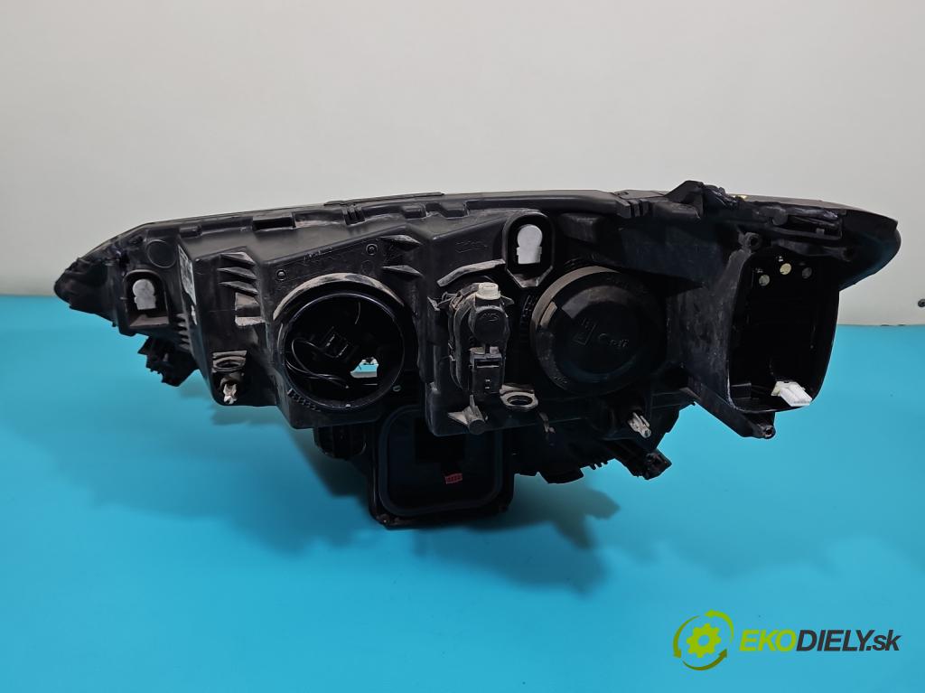 Renault Megane IV 2016-2024 1.3 116 HP manual 85 kW 1332 cm3 5- Reflektor: pravý 260108478R (Svetlo predné pravé)