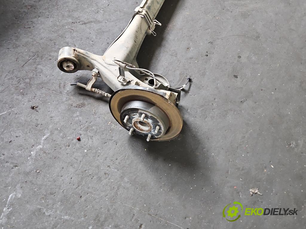 Hyundai Elantra VI 2015-2020 1.6 16V 128 hp manual 93.8 kW 1591 cm3 4- zadní výztuha  (Zadní výztuha)