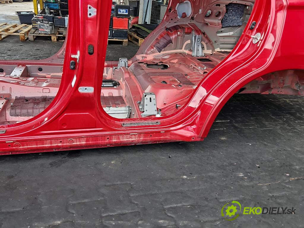 Mitsubishi Outlander III 2012-2022 2.4 135 hp automatic 99 kW 2360 cm3 5- práh levý  (Karoserie ostatní)