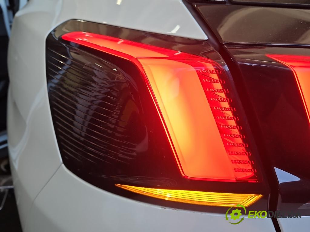 Peugeot 3008 II 2016-2023 2.0 hdi 150 hp manual 110 kW 1997 cm3 5- světlo zadní levé 9810477180 (Klika dveří ostatní)