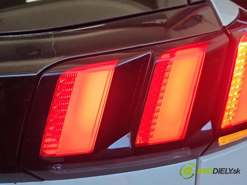 Peugeot 3008 II 2016-2023 2.0 hdi 150 hp manual 110 kW 1997 cm3 5- světlo zadní pravé 9810477780 (Klika dveří ostatní)