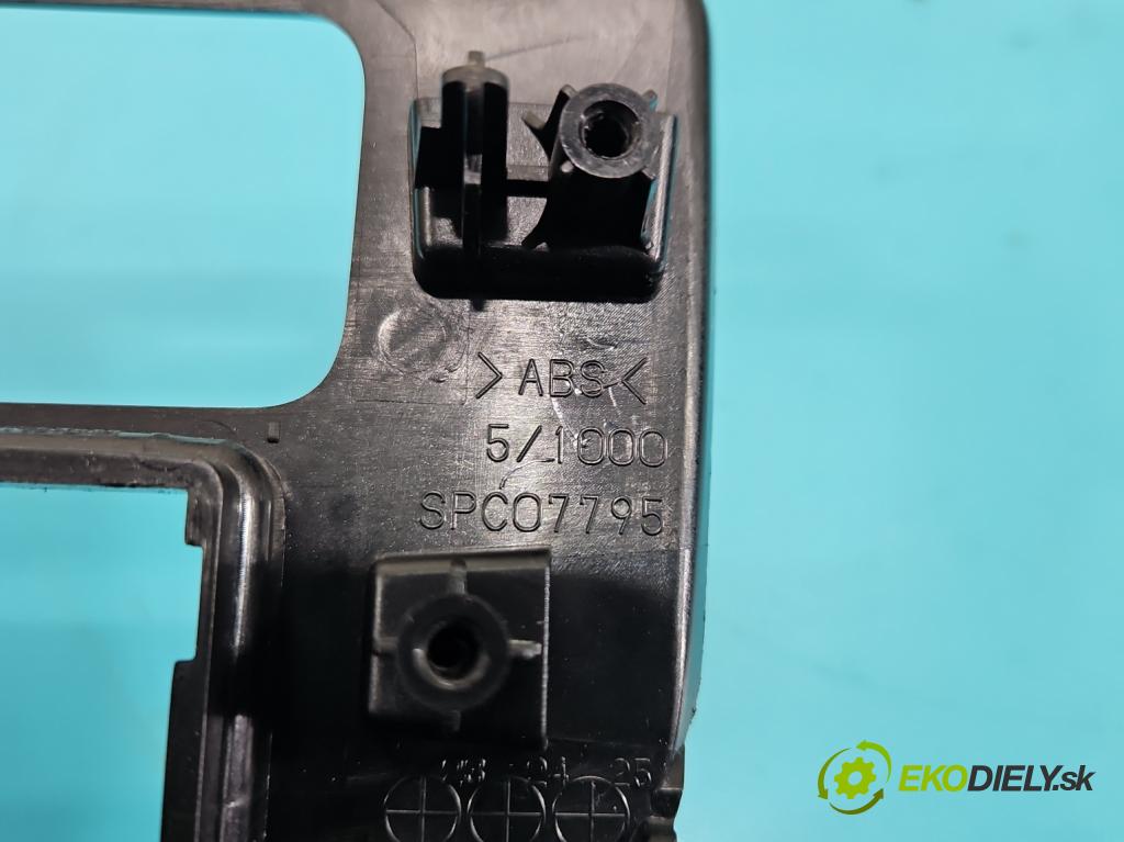 Mitsubishi Outlander III 2012-2022 2.4 135 hp automatic 99 kW 2360 cm3 5- lišta ozdobná interiéry: 8002C896