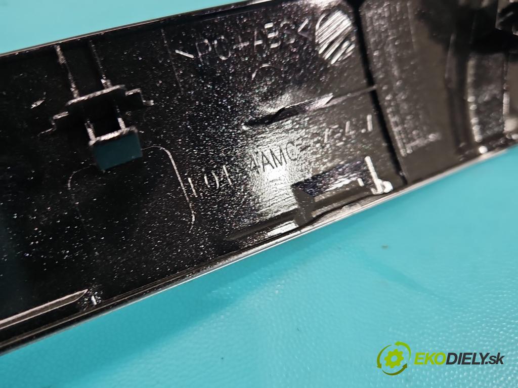 Mitsubishi Outlander III 2012-2022 2.4 135 hp automatic 99 kW 2360 cm3 5- lišta ozdobná interiéry: 8002C896