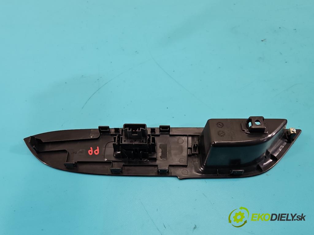 Mitsubishi Outlander III 2012-2022 2.4 135 hp automatic 99 kW 2360 cm3 5- lišta ozdobná interiéry: 8002C896