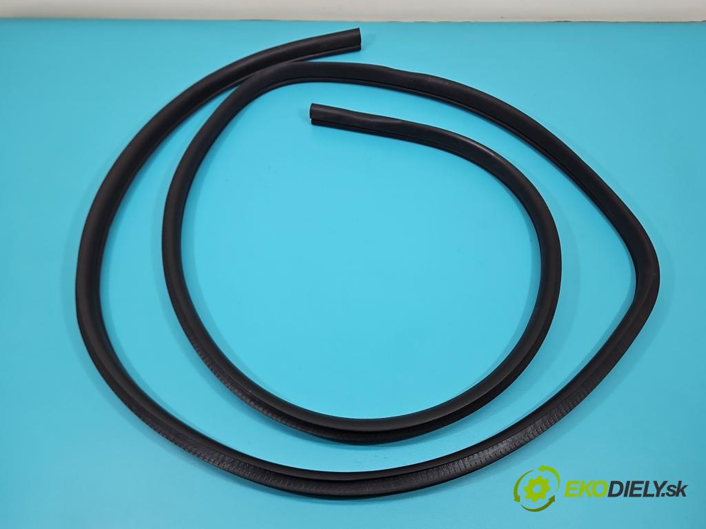 Mitsubishi Outlander III 2012-2022 2.4 135 hp automatic 99 kW 2360 cm3 5- Těsnění: dveře zadní pravé  (Karoserie ostatní)