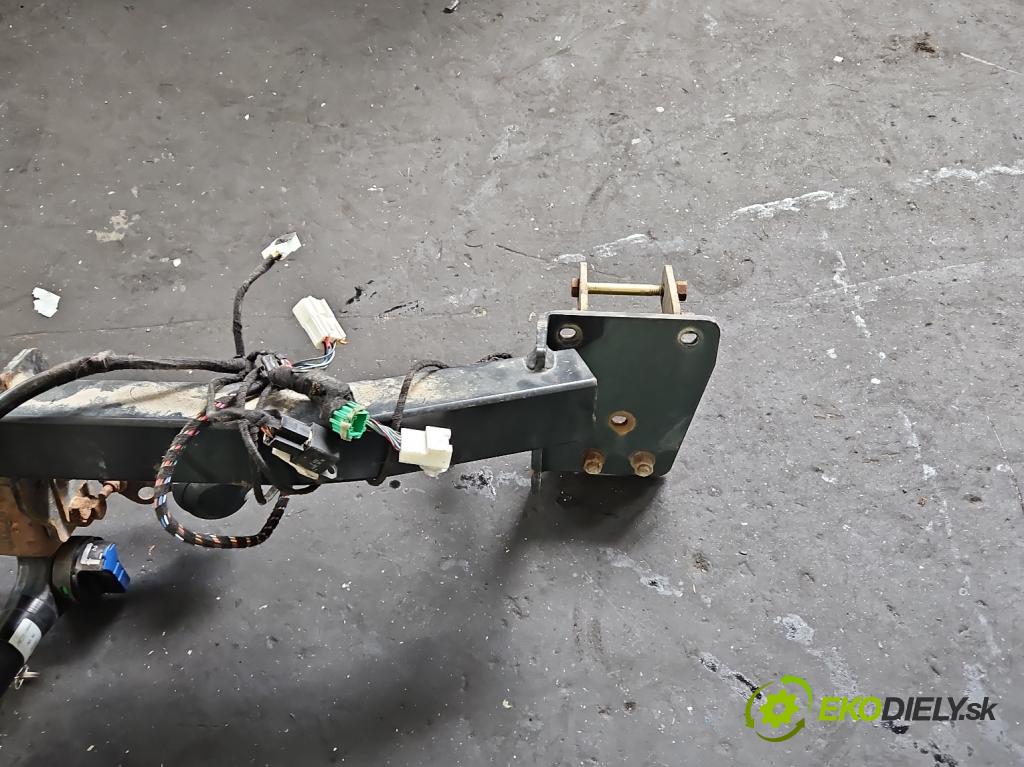 Mitsubishi Outlander III 2012-2022 2.4 135 hp automatic 99 kW 2360 cm3 5- oko tažné  (Tažné zařízení)