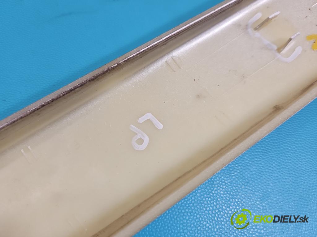 Mitsubishi Outlander III 2012-2022 205cm, poškozené: montáž: zátky: