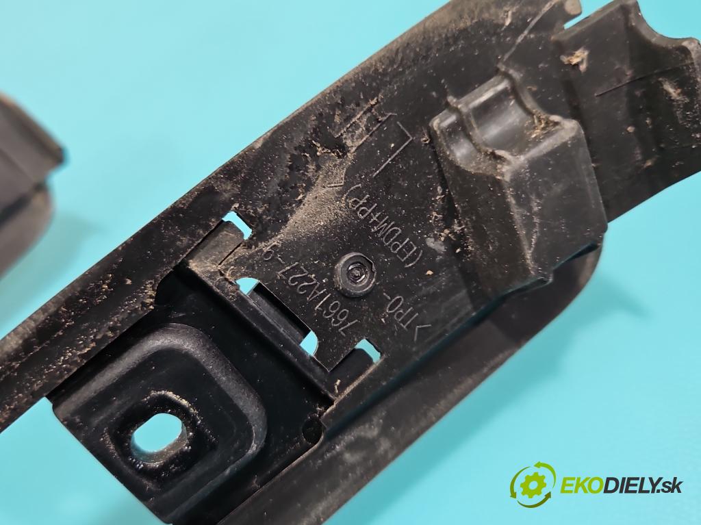 Mitsubishi Outlander III 2012-2022 205cm, poškozené: montáž: zátky: