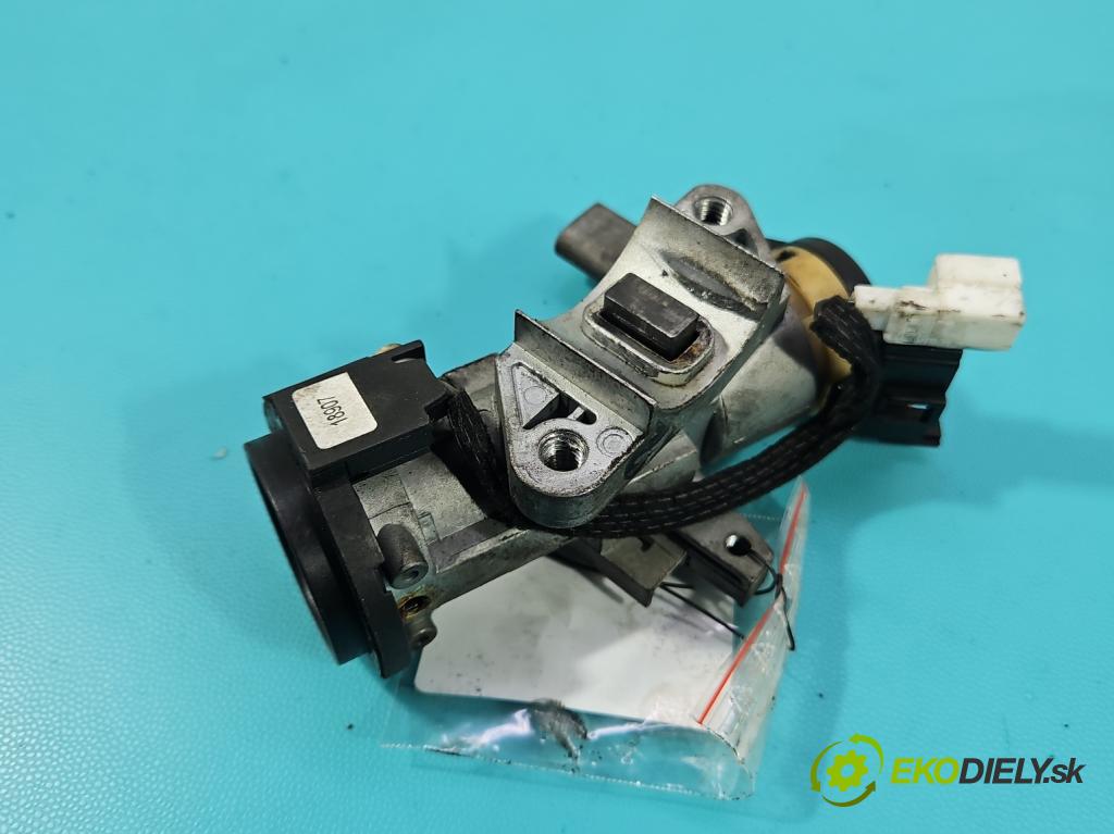 Mitsubishi Carisma 1.8 GDI 122 HP manual 90 kW 1834 cm3 5- Spínačka  (Spínacia skrinka)