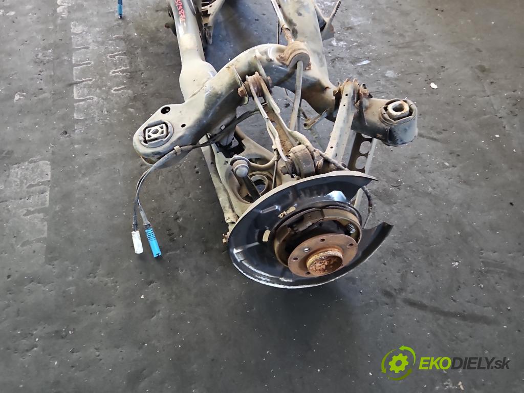 Bmw X1 E84 2009-2015 2.0d 143 hp automatic 105 kW 1995 cm3 5- zadní výztuha  (Zadní výztuha)